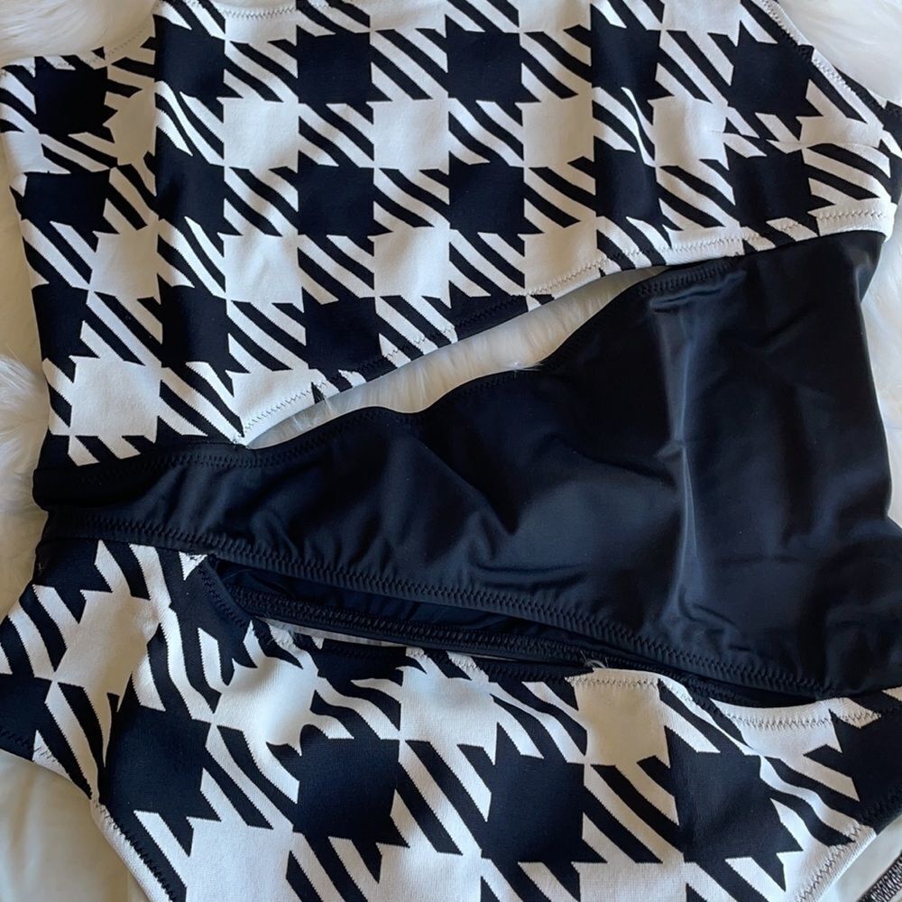 Solid & Striped Gingham One Piece - Picture 6 of 7